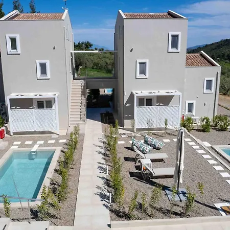 Kaela Pool Apartament *