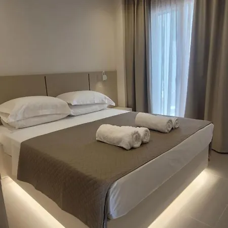 Kaela Pool אגיוס ניקולאוס