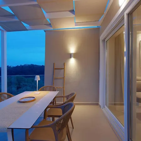 Apartmán Kaela Pool *