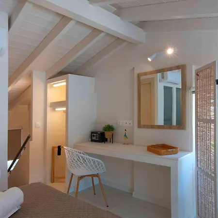 Kaela Pool * אגיוס ניקולאוס