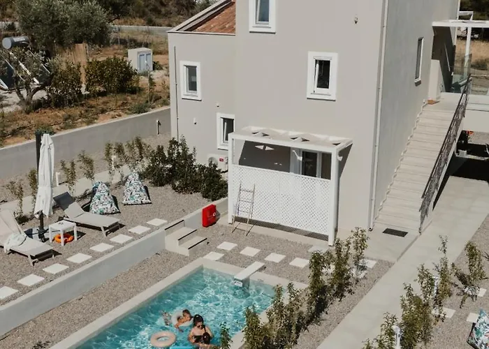 Apartment Kaela Pool *